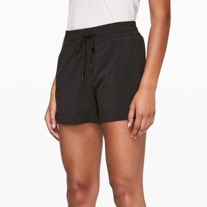 Lululemon Spring Break Away Short 3”